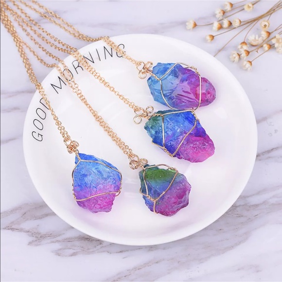 Jewelry - Crystal necklace